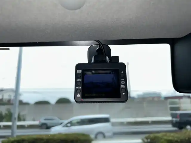 スズキ ジムニー シエラ JC 埼玉県 2023(令5)年 1.7万km ブルーイッシュブラックパール3 ワンオーナー/panasonic CN-HE01WD/(AM/FM/BT/CD/DVD/SD)/フルセグTV/バックカメラ/ETC/スズキセーフティーサポート/・ヒルディセントコントロール/クルコン追従無し/前席シートヒーター/前方ドライブレコーダー/アイドリングストップ/オートライト/オートエアコン/プッシュスタートボタン/スマートキー×１/ステアリングスイッチ/純正フロアマット/車両/ナビ 取扱説明書/保証書