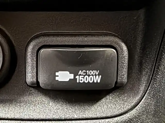 トヨタ シエンタ ハイブリッド Z 埼玉県 2023(令5)年 3万km ベージュ 純正１０．５型ナビ　全方位　両側　ＡＣ１００Ｖ　ビルトインＥＴＣ　ＬＥＤヘッドライト　ＢＳＭ　追従走行　Ｂｌｕｅｔｏｏｔｈ　ＵＳＢ　フルセグＴＶ　フロアマット　フルフラット　ウォークスルー