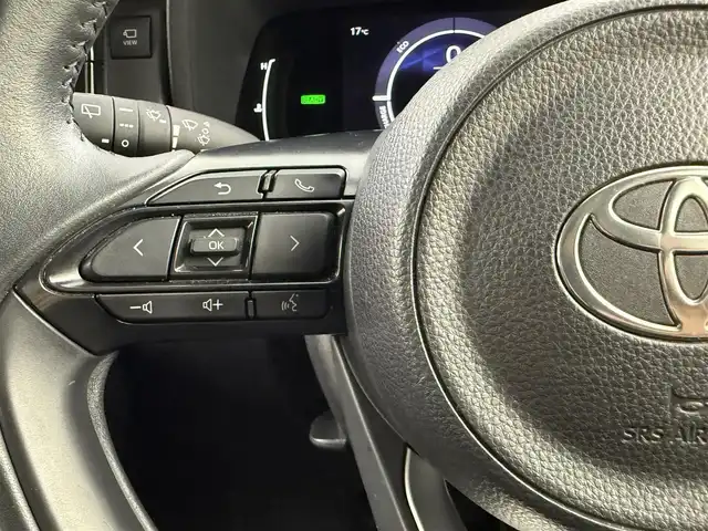 トヨタ シエンタ ハイブリッド Z 埼玉県 2023(令5)年 3万km ベージュ 純正１０．５型ナビ　全方位　両側　ＡＣ１００Ｖ　ビルトインＥＴＣ　ＬＥＤヘッドライト　ＢＳＭ　追従走行　Ｂｌｕｅｔｏｏｔｈ　ＵＳＢ　フルセグＴＶ　フロアマット　フルフラット　ウォークスルー