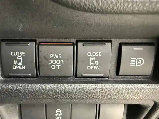 トヨタ シエンタ ハイブリッド Z 埼玉県 2023(令5)年 3万km ベージュ 純正１０．５型ナビ　全方位　両側　ＡＣ１００Ｖ　ビルトインＥＴＣ　ＬＥＤヘッドライト　ＢＳＭ　追従走行　Ｂｌｕｅｔｏｏｔｈ　ＵＳＢ　フルセグＴＶ　フロアマット　フルフラット　ウォークスルー