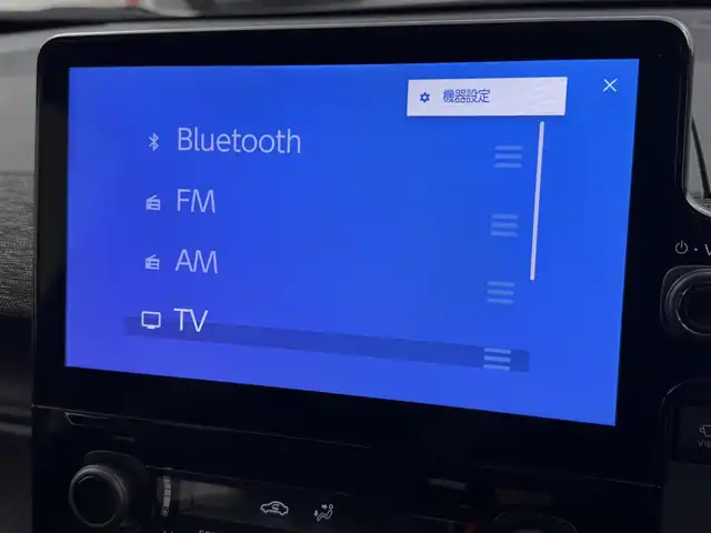 トヨタ シエンタ ハイブリッド Z 埼玉県 2023(令5)年 3万km ベージュ 純正１０．５型ナビ　全方位　両側　ＡＣ１００Ｖ　ビルトインＥＴＣ　ＬＥＤヘッドライト　ＢＳＭ　追従走行　Ｂｌｕｅｔｏｏｔｈ　ＵＳＢ　フルセグＴＶ　フロアマット　フルフラット　ウォークスルー