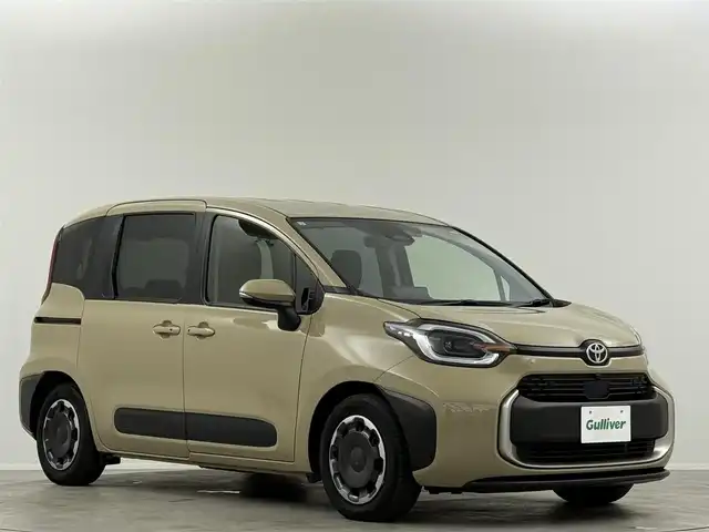 トヨタ シエンタ ハイブリッド Z 埼玉県 2023(令5)年 3万km ベージュ 純正１０．５型ナビ　全方位　両側　ＡＣ１００Ｖ　ビルトインＥＴＣ　ＬＥＤヘッドライト　ＢＳＭ　追従走行　Ｂｌｕｅｔｏｏｔｈ　ＵＳＢ　フルセグＴＶ　フロアマット　フルフラット　ウォークスルー