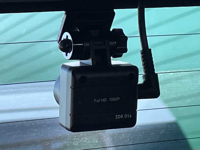 ホンダ ヴェゼル ハイブリッド Z 茨城県 2014(平26)年 5.6万km モルフォブルーP 社外ナビ/Bluetooth/フルセグTV/ドライブレコーダー/ETC/ハーフレザーシート/シートヒーター/横滑り防止装置/衝突軽減システム/オートライト/LEDヘッドライト/純正OPモデューロエアロパーツ/保証書/取扱説明書