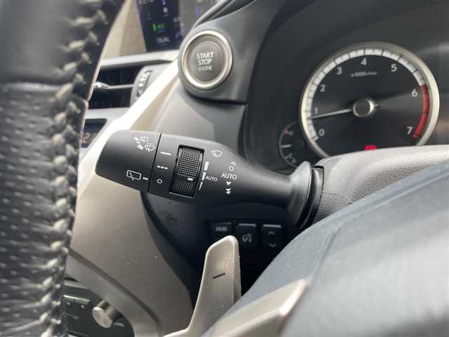 レクサス ＮＸ 300 Fスポーツ 福岡県 2018(平30)年 4.8万km ホワイトノーヴァガラスフレーク レーンキープアシスト/衝突被害軽減システム/パーキングアシスト/全方位ドラレコ/ブラインドスポットモニター/追従クルーズコントロール/純正ナビ/フルセグTV（AM.FM.CD）/Bluetooth/ビルドイン２．０ETC/純正AW/純正フロアマット/電動リアゲート/電動格納サードシート/シートヒーター/エアシート/パワーシート/シートメモリー/ステアリングヒーター/パノラミックビューモニター/USB２コ