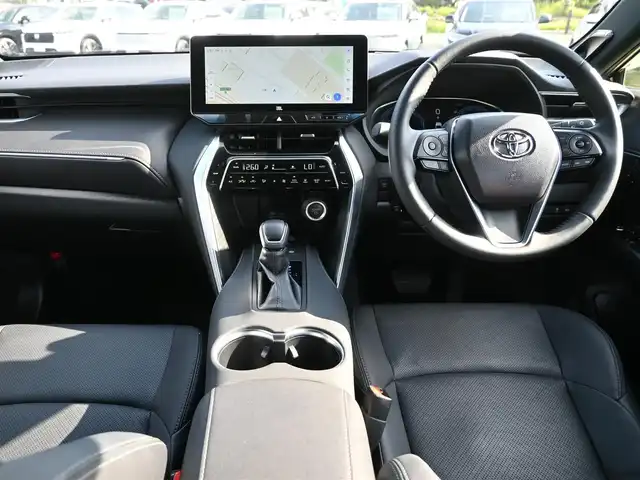 トヨタ ハリアー ハイブリッド Z レザーパッケージ 千葉県 2023(令5)年 1万km ブラック Toyota Safety Sense/・プリクラッシュセーフティ/・レーンディパーチャーアラート/・オートハイビーム/・レーダークルーズコントロール/・ブラインドスポットモニター/ヘッドアップディスプレイ/パワーバックドア/モデリスタエアロ/ブラックレザーシート/前席パワーシート/エアシート/シートヒーター/純正コネクティッドナビ/地デジTV/【Bluetooth接続】/バックカメラ/ドライブレコーダー/革巻きステアリング/ステアリングヒーター/ステアリングスイッチ/ETC（2.0）/LEDヘッドライト/フォグライト/ウインカーミラー/クリアランスソナー/純正19インチアルミホイル/サイド/カーテンエアバッグ/スマートキー