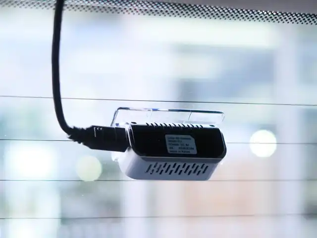 クライスラー・ジープ ジープ コンパス リミテッド 千葉県 2020(令2)年 5.7万km 黒 純正ナビ/フルセグTV/Bluetooth/AM/FM/AUX/純正18インチAW/純正ドアバイザー/追従クルーズコントロール/前後ドライブレコーダー/ETC2.0/beatsサウンド/黒革シート/運転席メモリー機能付きパワーシート/アイドリングストップ/ブラインドスポットモニター/電動リアゲート/電動パーキングブレーキ/スマートキー2本/取説/保証書