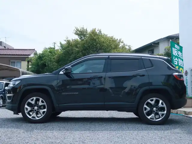 クライスラー・ジープ ジープ コンパス リミテッド 千葉県 2020(令2)年 5.7万km 黒 純正ナビ/フルセグTV/Bluetooth/AM/FM/AUX/純正18インチAW/純正ドアバイザー/追従クルーズコントロール/前後ドライブレコーダー/ETC2.0/beatsサウンド/黒革シート/運転席メモリー機能付きパワーシート/アイドリングストップ/ブラインドスポットモニター/電動リアゲート/電動パーキングブレーキ/スマートキー2本/取説/保証書