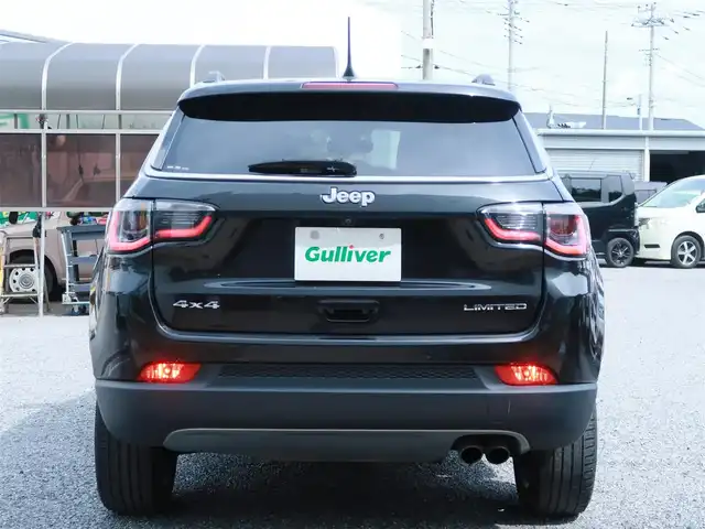 クライスラー・ジープ ジープ コンパス リミテッド 千葉県 2020(令2)年 5.7万km 黒 純正ナビ/フルセグTV/Bluetooth/AM/FM/AUX/純正18インチAW/純正ドアバイザー/追従クルーズコントロール/前後ドライブレコーダー/ETC2.0/beatsサウンド/黒革シート/運転席メモリー機能付きパワーシート/アイドリングストップ/ブラインドスポットモニター/電動リアゲート/電動パーキングブレーキ/スマートキー2本/取説/保証書
