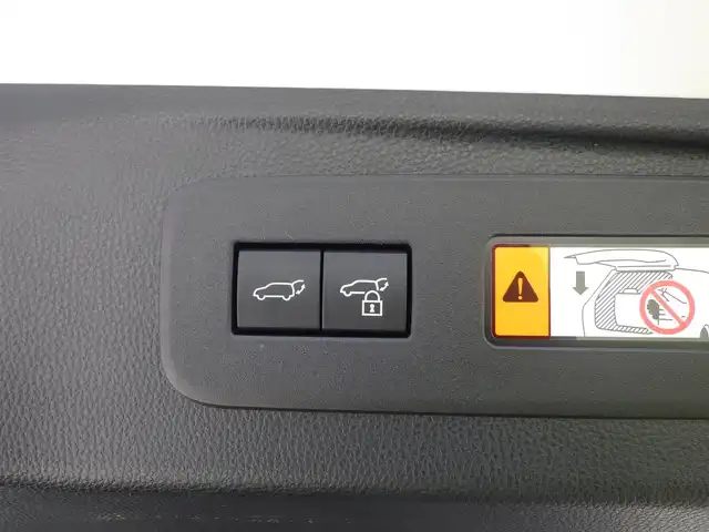 トヨタ ランドクルーザー ２５０ VX 千葉県 2024(令6)年 1.1万km プラチナホワイトパールマイカ Toyota Safety Sense/・プリクラッシュセーフティ/・レーンディパーチャーアラート/・オートハイビーム/・レーダークルーズコントロール/・ブラインドスポットモニター/ムーンルーフ/デジタルインナーミラー/ブラックレザーシート/運転席パワーシート/ディスプレイオーディオ/純正地デジTV/【Bluetooth接続】/パノラミックビューモニター/革巻きステアリング/ステアリングスイッチ/ETC（2.0）/LEDヘッドライト/フォグライト/ウインカーミラー/クリアランスソナー/純正18インチアルミホイル/サイド/カーテンエアバッグ/スマートキー