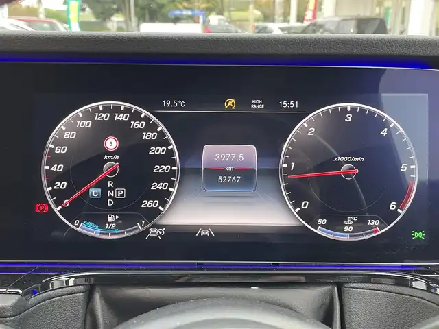 メルセデス・ベンツ ゲレンデヴァーゲン Ｇ３５０ｄ AMGライン 千葉県 2020(令2)年 5.3万km オブシディアンブラック AMGライン/ラグジュアリーパッケージ/純正ナビ【フルセグTV/BT/SD/USB】/純正20インチアルミホイール/サイドストリップライン/サンルーフ/ブルメスターサウンド/パドルシフト/アンビエントライト/3ゾーンクライメートコントロール/前席パワーシート（メモリー付）/全席シートヒーター/全方位・フロント・サイド・バックカメラ/前後コーナーセンサー/前後ドライブレコーダー/アダプティブクルーズコントロール/デフロック/アイドリングストップ/道路標識アシスト/アクティブブレーキアシスト/アテンションアシスト/レーンキーピングアシスト/ブラインドスポットアシスト/ダイナミックセレクト/保証書/取説/スペアキー