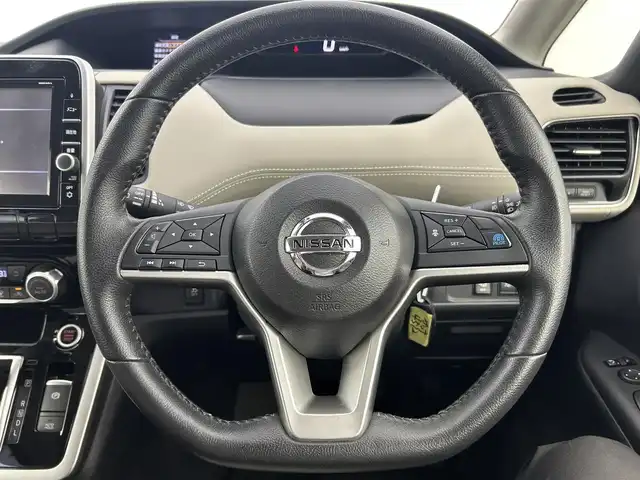 日産 セレナ ハイウェイスター プロパイロットED 千葉県 2016(平28)年 4.5万km ブリリアントホワイトパール プロパイロット/エマージェンシーブレーキ/車線逸脱警報/車線逸脱防止支援/標識検知/純正9インチSDナビ/CD DVD AUX BT フルセグ/バックカメラ/両側パワースライドドア/レーダークルーズコントロール/LEDオートライト/純正16インチアルミホイール/ドアバイザー/純正フロアマット/プッシュスタート/スマートキー/ビルトインETC