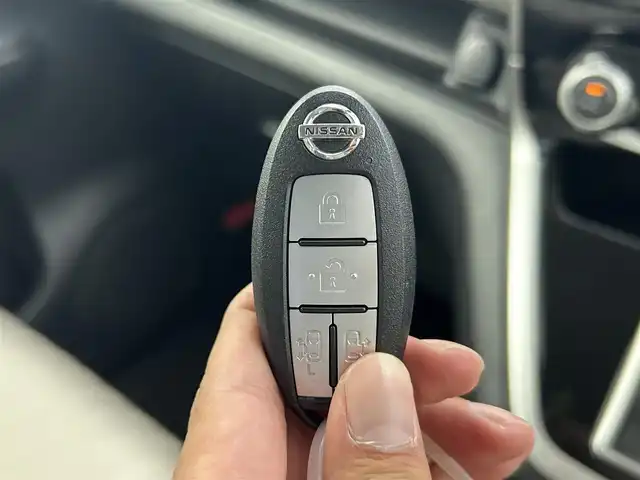 日産 セレナ ハイウェイスター プロパイロットED 千葉県 2016(平28)年 4.5万km ブリリアントホワイトパール プロパイロット/エマージェンシーブレーキ/車線逸脱警報/車線逸脱防止支援/標識検知/純正9インチSDナビ/CD DVD AUX BT フルセグ/バックカメラ/両側パワースライドドア/レーダークルーズコントロール/LEDオートライト/純正16インチアルミホイール/ドアバイザー/純正フロアマット/プッシュスタート/スマートキー/ビルトインETC