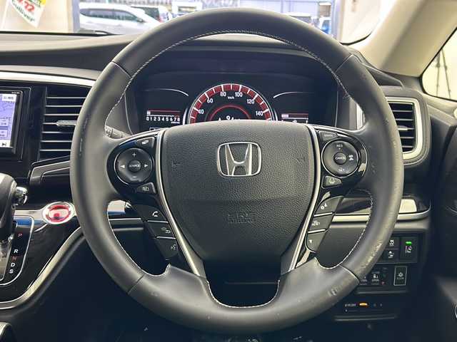 ホンダ オデッセイ アブソルート ホンダセンシング 宮城県 2019(平31)年 8.8万km クリスタルブラックパール イクリプスナビ/・バックカメラ/・BT接続/フルセグTV/・CD/DVD/純正AW車載/・スタッドレスタイヤ（215/55R17）/センターコンソールボックス/両側パワースライドドア/ホンダセンシング/・車線維持支援システム/・路外逸脱抑制機能/・アダプティブクルーズコントロール/LEDヘッドライト/・フォグランプ/ビルトインETC2.0/ドアバイザー/スマートキー