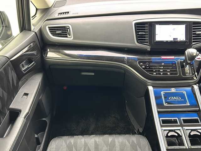 ホンダ オデッセイ アブソルート ホンダセンシング 宮城県 2019(平31)年 8.8万km クリスタルブラックパール イクリプスナビ/・バックカメラ/・BT接続/フルセグTV/・CD/DVD/純正AW車載/・スタッドレスタイヤ（215/55R17）/センターコンソールボックス/両側パワースライドドア/ホンダセンシング/・車線維持支援システム/・路外逸脱抑制機能/・アダプティブクルーズコントロール/LEDヘッドライト/・フォグランプ/ビルトインETC2.0/ドアバイザー/スマートキー