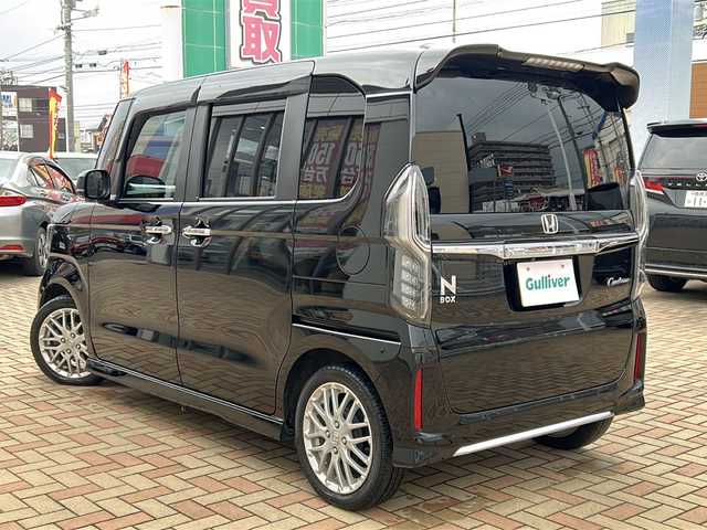ホンダ Ｎ ＢＯＸ カスタム L ターボ 鳥取県 2023(令5)年 4.4万km クリスタルブラックパール スマートキー/ハーフレザーシート/両側パワースライド/デジタルインナーミラー/社外９インチディスプレイ/appleCARplay/HDMI/USB入力/バックカメラ/ドライブレコーダー/プリクラッシュ/レーンデパーチャー/アダクティブクルーズ/バックソナー/パドルシフト/イオンエアコン/オートライト/LEDヘッドライト/LEDフォグ/ETCユニット/保証書・取説