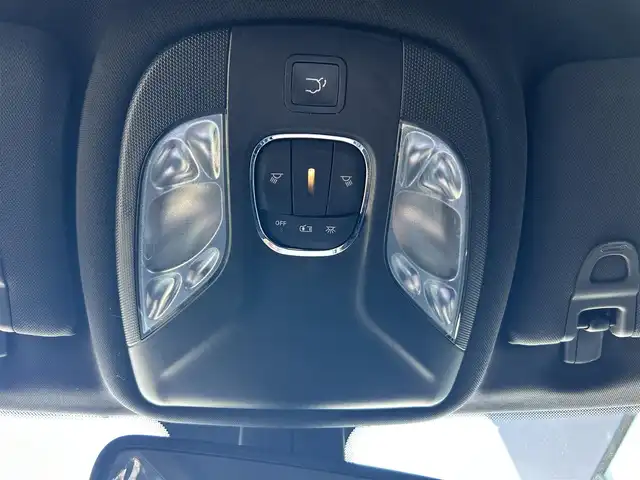 クライスラー・ジープ ジープ コンパス リミテッド 石川県 2024(令6)年 3.3万km パール 純正ナビ/フルセグ/シートヒーター　D/N/パワーシート　D/N/ハンドルヒーター/ポジションメモリー/リアパワーゲート/ドアバイザー/純正フロアマット/ミラーヒーター/パークセンス/アクティブレーンマネジメント/ACC/BSM/トラフィックサインアシスト/ハイウェイアシスト/ドライバーアテンションアラート/アルパインサウンドシステム/スペアタイヤ/トノカバー