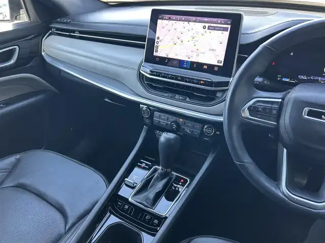 クライスラー・ジープ ジープ コンパス リミテッド 石川県 2024(令6)年 3.3万km パール 純正ナビ/フルセグ/シートヒーター　D/N/パワーシート　D/N/ハンドルヒーター/ポジションメモリー/リアパワーゲート/ドアバイザー/純正フロアマット/ミラーヒーター/パークセンス/アクティブレーンマネジメント/ACC/BSM/トラフィックサインアシスト/ハイウェイアシスト/ドライバーアテンションアラート/アルパインサウンドシステム/スペアタイヤ/トノカバー