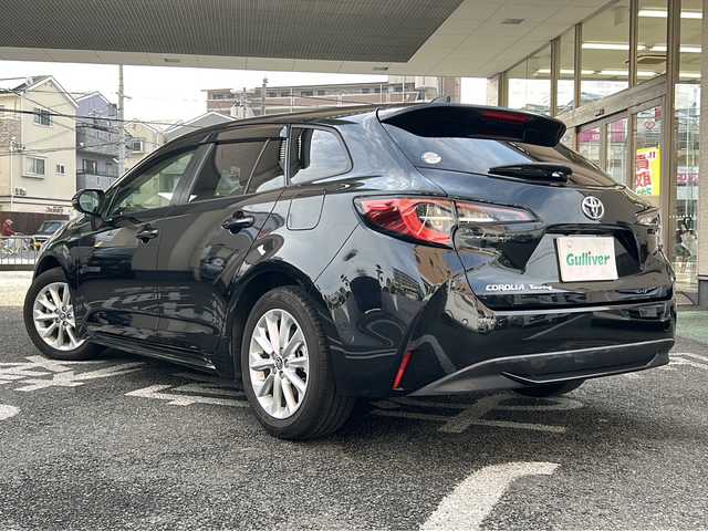 トヨタ カローラツーリング S 大阪府 2022(令4)年 4.8万km ブラックマイカ ワンオーナー/純正9インチナビ/純正ディスプレイオーディオ/Bluetooth/DVD再生/バックカメラ/衝突軽減ブレーキ/車線逸脱警報/レーダークルーズコントロール/オートハイビーム/ステアリングヒーター/フロントシートヒーター/スマートキー/プッシュスタート/ドラレコ/ビルトインETC/純正LEDライト/保証書/取扱説明書