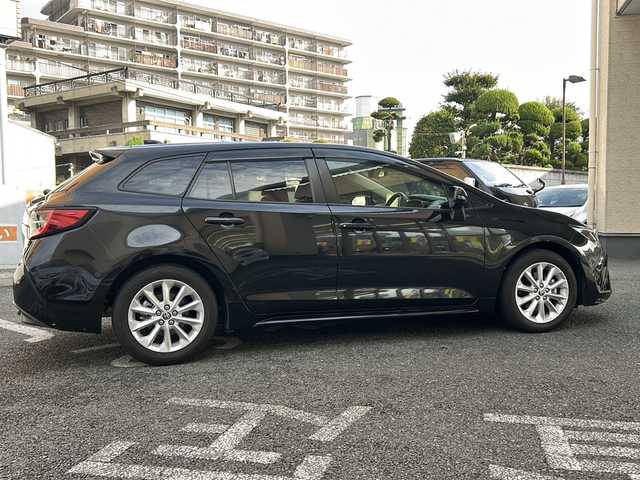 トヨタ カローラツーリング S 大阪府 2022(令4)年 4.8万km ブラックマイカ ワンオーナー/純正9インチナビ/純正ディスプレイオーディオ/Bluetooth/DVD再生/バックカメラ/衝突軽減ブレーキ/車線逸脱警報/レーダークルーズコントロール/オートハイビーム/ステアリングヒーター/フロントシートヒーター/スマートキー/プッシュスタート/ドラレコ/ビルトインETC/純正LEDライト/保証書/取扱説明書