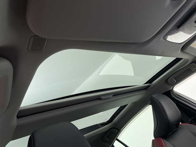 トヨタ プリウス Z 鹿児島県 2023(令5)年 1.3万km プラチナホワイトパールマイカ ワンオーナー/純正12.3型ディスプレイオーディオ/トヨタチームメイト（アドバンストパーク）/パノラミックビューモニター/黒革シート/パワーシート/シートヒーター/ベンチレーション/ステアリングヒーター/パワーバックドア/セーフティセンス/・プリクラッシュセーフティ/・レーントレーシングアシスト/・レーダークルーズコントロール/・アダプティブハイビーム/・プロアクティブドライビングアシスト/ブラインドスポットモニター/パーキングサポートブレーキ/AC100V/1500W電源/ETC2.0/USB入力端子/純正19インチアルミホイール（195/50/R19)/エアバック（運転席/助手席/サイド）