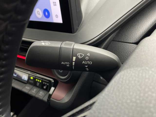 トヨタ プリウス Z 鹿児島県 2023(令5)年 1.3万km プラチナホワイトパールマイカ ワンオーナー/純正12.3型ディスプレイオーディオ/トヨタチームメイト（アドバンストパーク）/パノラミックビューモニター/黒革シート/パワーシート/シートヒーター/ベンチレーション/ステアリングヒーター/パワーバックドア/セーフティセンス/・プリクラッシュセーフティ/・レーントレーシングアシスト/・レーダークルーズコントロール/・アダプティブハイビーム/・プロアクティブドライビングアシスト/ブラインドスポットモニター/パーキングサポートブレーキ/AC100V/1500W電源/ETC2.0/USB入力端子/純正19インチアルミホイール（195/50/R19)/エアバック（運転席/助手席/サイド）