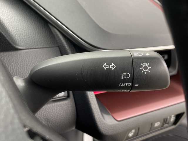 トヨタ プリウス Z 鹿児島県 2023(令5)年 1.3万km プラチナホワイトパールマイカ ワンオーナー/純正12.3型ディスプレイオーディオ/トヨタチームメイト（アドバンストパーク）/パノラミックビューモニター/黒革シート/パワーシート/シートヒーター/ベンチレーション/ステアリングヒーター/パワーバックドア/セーフティセンス/・プリクラッシュセーフティ/・レーントレーシングアシスト/・レーダークルーズコントロール/・アダプティブハイビーム/・プロアクティブドライビングアシスト/ブラインドスポットモニター/パーキングサポートブレーキ/AC100V/1500W電源/ETC2.0/USB入力端子/純正19インチアルミホイール（195/50/R19)/エアバック（運転席/助手席/サイド）