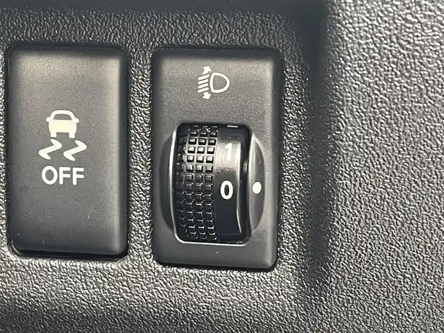 日産 マーチ 12X FOUR Vセレクション 山形県 2019(令1)年 7.3万km ブリリアントシルバー 4WD/純正SDナビ/　　【CD/DVD/BT/フルセグ】/バックカメラ/オートライト/ドライブレコーダー/ステアリングスイッチ/電動格納ミラー/純正フロアマット/ドアバイザー/スマートキー/ETC