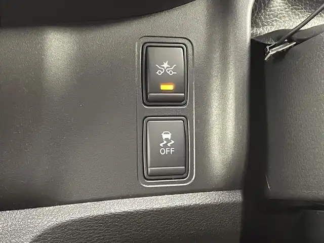 日産 セレナ ハイウェイスター 千葉県 2016(平28)年 5.6万km ダイヤモンドブラック 純正９型ナビ　（MM516D-L）/セーフティパックＢ　/純正11型後席モニター/両側電動スライドドア　/プロパイロット/衝突軽減ブレーキ/電子インナーミラー　/ステアリングスイッチ　/アラウンドビューモニター　/パーキングアシスト　/ＥＴＣ　/ＬＥＤヘッドライトバックカメラ/アイドリングストップ/ウィンカーミラー/ドアバイザー/プッシュスタート/12Vシガーソケット/後席サンシェード