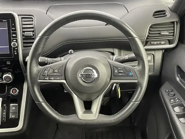日産 セレナ ハイウェイスター 千葉県 2016(平28)年 5.6万km ダイヤモンドブラック 純正９型ナビ　（MM516D-L）/セーフティパックＢ　/純正11型後席モニター/両側電動スライドドア　/プロパイロット/衝突軽減ブレーキ/電子インナーミラー　/ステアリングスイッチ　/アラウンドビューモニター　/パーキングアシスト　/ＥＴＣ　/ＬＥＤヘッドライトバックカメラ/アイドリングストップ/ウィンカーミラー/ドアバイザー/プッシュスタート/12Vシガーソケット/後席サンシェード