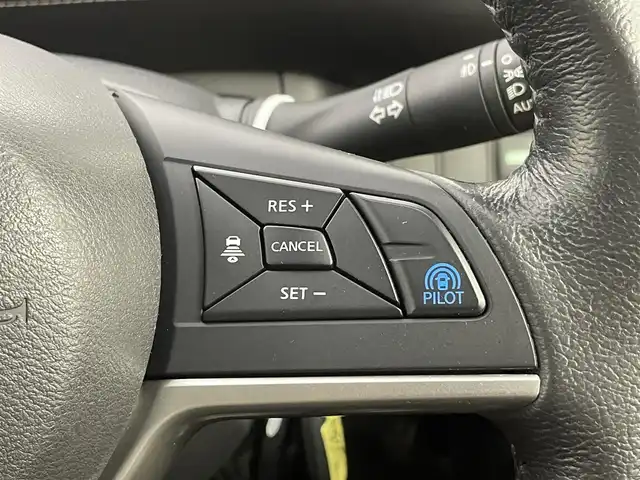 日産 セレナ ハイウェイスター 千葉県 2016(平28)年 5.6万km ダイヤモンドブラック 純正９型ナビ　（MM516D-L）/セーフティパックＢ　/純正11型後席モニター/両側電動スライドドア　/プロパイロット/衝突軽減ブレーキ/電子インナーミラー　/ステアリングスイッチ　/アラウンドビューモニター　/パーキングアシスト　/ＥＴＣ　/ＬＥＤヘッドライトバックカメラ/アイドリングストップ/ウィンカーミラー/ドアバイザー/プッシュスタート/12Vシガーソケット/後席サンシェード
