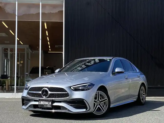 メルセデス・ベンツ Ｍ・ベンツ Ｃ２２０ｄ アバンギャルド　AMGライン 福岡県 2022(令4)年 1.3万km ハイテックシルバー ワンオーナー　/レーダーセーフティパッケージ/アダプティブクルーズコントロール/ブラインドスポットモニター/レーンキープアシスト/ヘッドアップディスプレイ/ベーシックパッケージ/純正ナビ/Ａｐｐｌｅｃａｒｐｌａｙ　/フルセグTV/Ｂｌｕｅｔｏｏｔｈ　/バックカメラ　/全方位カメラ/ハーフレザーシート/前席シートヒーター/パワーバックドア/LEDヘッドライト/オートハイビーム/純正18インチアルミホイール/ETC2.0/取扱説明書/保証書