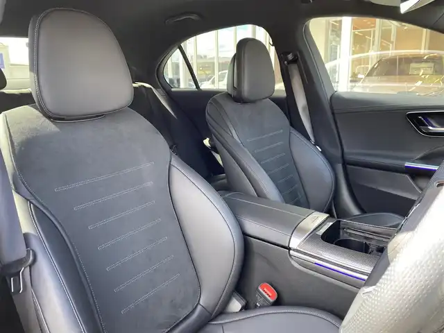 メルセデス・ベンツ Ｍ・ベンツ Ｃ２２０ｄ アバンギャルド　AMGライン 福岡県 2022(令4)年 1.3万km ハイテックシルバー ワンオーナー　/レーダーセーフティパッケージ/アダプティブクルーズコントロール/ブラインドスポットモニター/レーンキープアシスト/ヘッドアップディスプレイ/ベーシックパッケージ/純正ナビ/Ａｐｐｌｅｃａｒｐｌａｙ　/フルセグTV/Ｂｌｕｅｔｏｏｔｈ　/バックカメラ　/全方位カメラ/ハーフレザーシート/前席シートヒーター/パワーバックドア/LEDヘッドライト/オートハイビーム/純正18インチアルミホイール/ETC2.0/取扱説明書/保証書