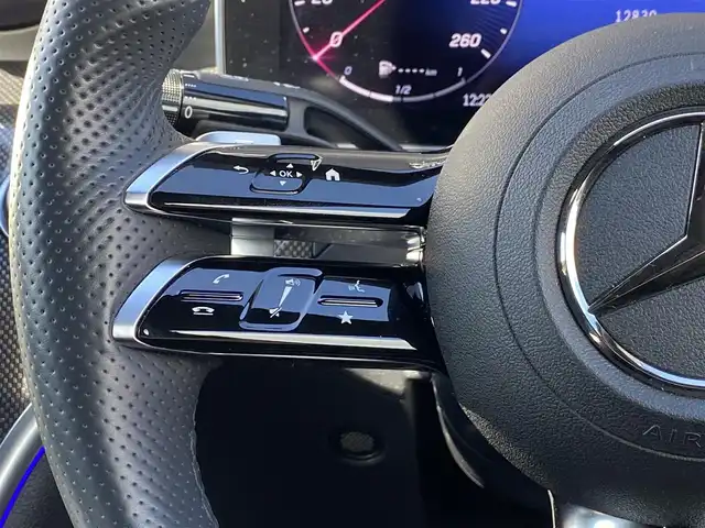 メルセデス・ベンツ Ｍ・ベンツ Ｃ２２０ｄ アバンギャルド　AMGライン 福岡県 2022(令4)年 1.3万km ハイテックシルバー ワンオーナー　/レーダーセーフティパッケージ/アダプティブクルーズコントロール/ブラインドスポットモニター/レーンキープアシスト/ヘッドアップディスプレイ/ベーシックパッケージ/純正ナビ/Ａｐｐｌｅｃａｒｐｌａｙ　/フルセグTV/Ｂｌｕｅｔｏｏｔｈ　/バックカメラ　/全方位カメラ/ハーフレザーシート/前席シートヒーター/パワーバックドア/LEDヘッドライト/オートハイビーム/純正18インチアルミホイール/ETC2.0/取扱説明書/保証書