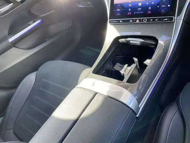 メルセデス・ベンツ Ｍ・ベンツ Ｃ２２０ｄ アバンギャルド　AMGライン 福岡県 2022(令4)年 1.3万km ハイテックシルバー ワンオーナー　/レーダーセーフティパッケージ/アダプティブクルーズコントロール/ブラインドスポットモニター/レーンキープアシスト/ヘッドアップディスプレイ/ベーシックパッケージ/純正ナビ/Ａｐｐｌｅｃａｒｐｌａｙ　/フルセグTV/Ｂｌｕｅｔｏｏｔｈ　/バックカメラ　/全方位カメラ/ハーフレザーシート/前席シートヒーター/パワーバックドア/LEDヘッドライト/オートハイビーム/純正18インチアルミホイール/ETC2.0/取扱説明書/保証書