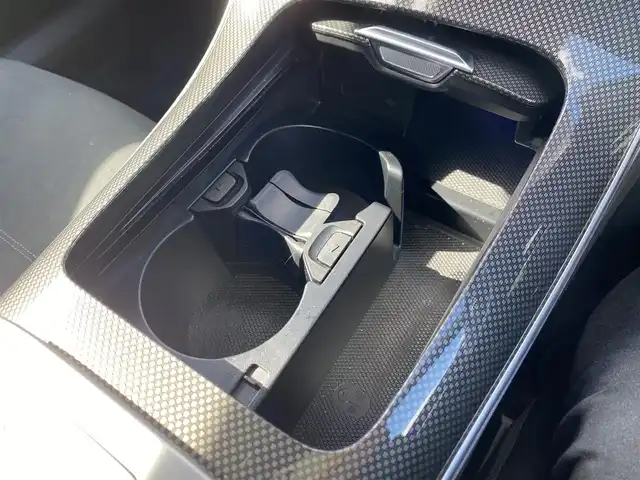 メルセデス・ベンツ Ｍ・ベンツ Ｃ２２０ｄ アバンギャルド　AMGライン 福岡県 2022(令4)年 1.3万km ハイテックシルバー ワンオーナー　/レーダーセーフティパッケージ/アダプティブクルーズコントロール/ブラインドスポットモニター/レーンキープアシスト/ヘッドアップディスプレイ/ベーシックパッケージ/純正ナビ/Ａｐｐｌｅｃａｒｐｌａｙ　/フルセグTV/Ｂｌｕｅｔｏｏｔｈ　/バックカメラ　/全方位カメラ/ハーフレザーシート/前席シートヒーター/パワーバックドア/LEDヘッドライト/オートハイビーム/純正18インチアルミホイール/ETC2.0/取扱説明書/保証書