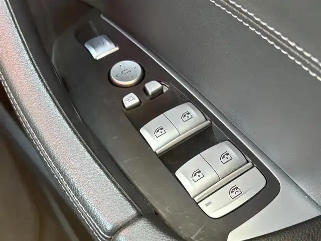 ＢＭＷ Ｘ３ xDrive20d Mスポーツ 石川県 2018(平30)年 4.8万km 白 ハイラインパッケージ/イノベーションパッケージ/黒革シート/純正ナビ/フルセグTV/全方位カメラ/ETC/アダプティブクルーズコントロール/ブラインドスポットモニター/置くだけ充電/全席シートヒーター/パワーシート（D+N席）/シートメモリー/パワーバックドア/ルーフレール/アンチロック・ブレーキ・システム/衝突被害軽減システム/横滑り防止装置/前後コーナーセンサー/レーンキープアシスト/盗難防止装置/ダウンヒルアシストコントロール/パーキングアシスト/アイドリングストップ/純正アルミホイール/スマートキー