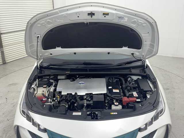 トヨタ プリウス ＰＨＶ S ナビパッケージ 茨城県 2017(平29)年 5.9万km ホワイトパールクリスタルシャイン 純正ナビ/・Bluetooth接続/・フルセグテレビ/・バックカメラ/・USB入力端子/ETC/ドライブレコーダー/社外ホイール/エアロパーツ（TRD)/LEDヘッドライト/純正フロアマット/アイドリングストップ/１００V充電/プラグインハイブリッド/ABS/横滑り防止装置/オートライト/盗難防止装置/レーンアシストキープ/カーテンエアバッグ