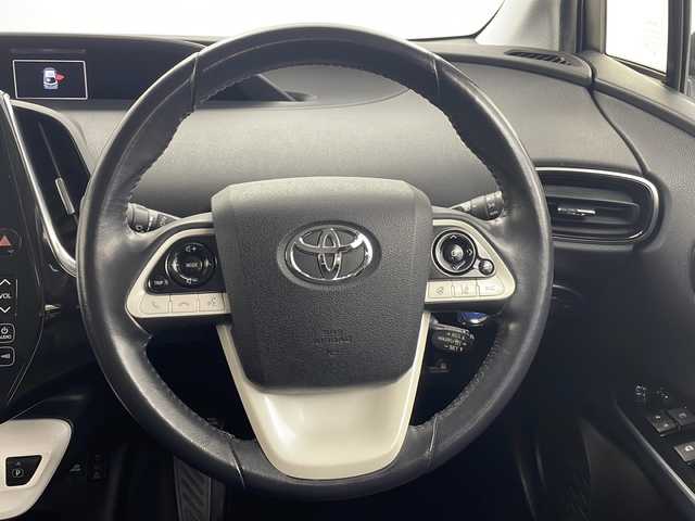 トヨタ プリウス ＰＨＶ S ナビパッケージ 茨城県 2017(平29)年 5.9万km ホワイトパールクリスタルシャイン 純正ナビ/・Bluetooth接続/・フルセグテレビ/・バックカメラ/・USB入力端子/ETC/ドライブレコーダー/社外ホイール/エアロパーツ（TRD)/LEDヘッドライト/純正フロアマット/アイドリングストップ/１００V充電/プラグインハイブリッド/ABS/横滑り防止装置/オートライト/盗難防止装置/レーンアシストキープ/カーテンエアバッグ