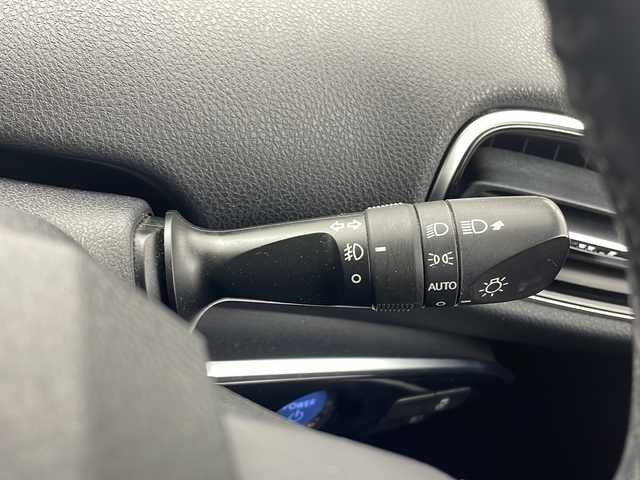 トヨタ プリウス ＰＨＶ S ナビパッケージ 茨城県 2017(平29)年 5.9万km ホワイトパールクリスタルシャイン 純正ナビ/・Bluetooth接続/・フルセグテレビ/・バックカメラ/・USB入力端子/ETC/ドライブレコーダー/社外ホイール/エアロパーツ（TRD)/LEDヘッドライト/純正フロアマット/アイドリングストップ/１００V充電/プラグインハイブリッド/ABS/横滑り防止装置/オートライト/盗難防止装置/レーンアシストキープ/カーテンエアバッグ