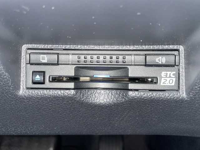 トヨタ プリウス ＰＨＶ S ナビパッケージ 茨城県 2017(平29)年 5.9万km ホワイトパールクリスタルシャイン 純正ナビ/・Bluetooth接続/・フルセグテレビ/・バックカメラ/・USB入力端子/ETC/ドライブレコーダー/社外ホイール/エアロパーツ（TRD)/LEDヘッドライト/純正フロアマット/アイドリングストップ/１００V充電/プラグインハイブリッド/ABS/横滑り防止装置/オートライト/盗難防止装置/レーンアシストキープ/カーテンエアバッグ