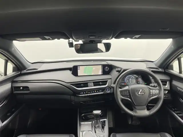 レクサス ＵＸ 250h バージョンL 岡山県 2020(令2)年 4.2万km ソニッククォーツ 純正10.3インチナビ/・FM/AM/Bluetooth/フルセグ/CD/DVD/パノラマミックビューモニター/本革シート/・パワーシート/・ベンチレーション/ステアリングヒーター/パワーバックドア/Lexus Safety System+/・プリクラッシュセーフティ/・レーンディパーチャーアラート/トレーシングアシスト/・レーダークルーズコントロール/・アダプティブハイビームアシスト/・ブラインドスポットモニター/・コーナーセンサー/ETC/ドライブレコーダー/純正18インチアルミホイール/純正フロアマット
