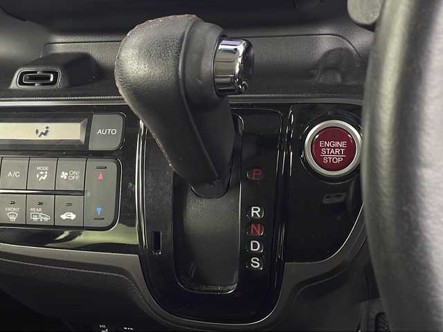 ホンダ Ｎ ＢＯＸ カスタム G ターボSSパッケージ 埼玉県 2017(平29)年 3.5万km 赤／黒 純正ナビ　VXM-174VFi/(Bluetooth/USB/CD/DVD/AM/FM)/地デジフルセグ/バックカメラ/ETC/クルーズコントロール/パドルシフト/運転席・助手席シートヒーター/車速連動バリアブル間欠ワイパー/あんしんパッケージ/・低速域衝突軽減ブレーキ/・誤発進抑制機能/・サイド・カーテンエアバッグ/360°スーパーUV・IRカットパッケージ/LEDフォグライト＋LEDポジションランプ＋フォグライトガーニッシュ/ロールサンシェード/両側パワースライドドア/プッシュスタート/ステアリングリモコン/ウィンカーミラー/純正フロアマット/純正ドアバイザー/純正15インチアルミホイール