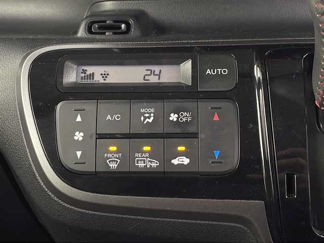 ホンダ Ｎ ＢＯＸ カスタム G ターボSSパッケージ 埼玉県 2017(平29)年 3.5万km 赤／黒 純正ナビ　VXM-174VFi/(Bluetooth/USB/CD/DVD/AM/FM)/地デジフルセグ/バックカメラ/ETC/クルーズコントロール/パドルシフト/運転席・助手席シートヒーター/車速連動バリアブル間欠ワイパー/あんしんパッケージ/・低速域衝突軽減ブレーキ/・誤発進抑制機能/・サイド・カーテンエアバッグ/360°スーパーUV・IRカットパッケージ/LEDフォグライト＋LEDポジションランプ＋フォグライトガーニッシュ/ロールサンシェード/両側パワースライドドア/プッシュスタート/ステアリングリモコン/ウィンカーミラー/純正フロアマット/純正ドアバイザー/純正15インチアルミホイール