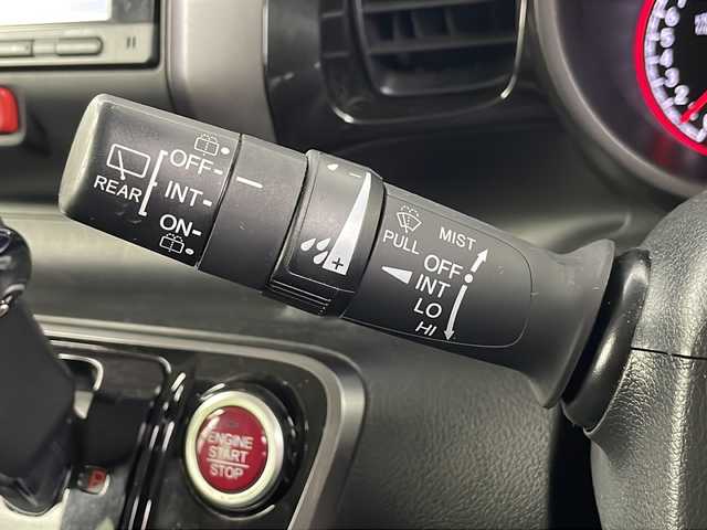 ホンダ Ｎ ＢＯＸ カスタム G ターボSSパッケージ 埼玉県 2017(平29)年 3.5万km 赤／黒 純正ナビ　VXM-174VFi/(Bluetooth/USB/CD/DVD/AM/FM)/地デジフルセグ/バックカメラ/ETC/クルーズコントロール/パドルシフト/運転席・助手席シートヒーター/車速連動バリアブル間欠ワイパー/あんしんパッケージ/・低速域衝突軽減ブレーキ/・誤発進抑制機能/・サイド・カーテンエアバッグ/360°スーパーUV・IRカットパッケージ/LEDフォグライト＋LEDポジションランプ＋フォグライトガーニッシュ/ロールサンシェード/両側パワースライドドア/プッシュスタート/ステアリングリモコン/ウィンカーミラー/純正フロアマット/純正ドアバイザー/純正15インチアルミホイール