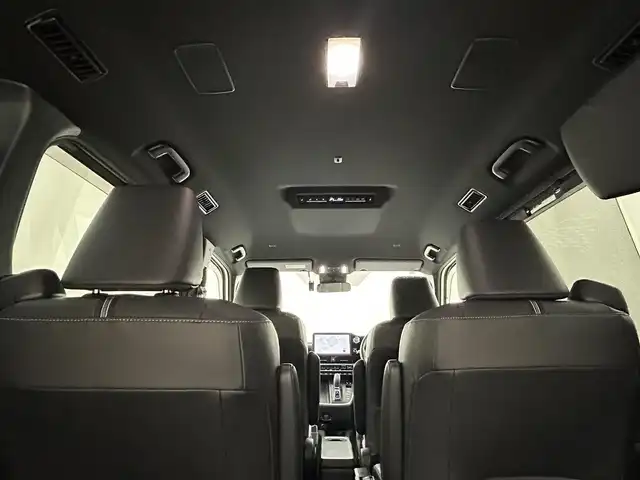 トヨタ ノア ハイブリッド S－Z 岡山県 2023(令5)年 1.2万km ホワイトパールクリスタルシャイン 純正10.5インチナビ/・地デジ/Bluetooth/DVD/CD/HDMI/パノラミックビューモニター/快適利便パッケージ/モデリスタエアロ /ブラインドスポットモニター/ビルトインETC2.0/両側パワースライドドア/ハーフレザーシート /シートヒーター /ステアリングヒーター/三眼LEDライト/ユニバーサルステップ/アドバンストパーク/パワーバックドア /オットマン/オートライト/オートハイビーム /レーダークルーズコントロール/プッシュスタート /スマートキー/純正17インチアルミホイール/新車保証書/取扱説明書