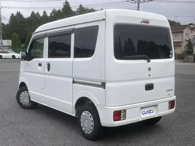 スズキ エブリイ PC リミテッド 埼玉県 2018(平30)年 9.7万km スペリアホワイト (株)IDOMが運営する【じしゃロン鳩ヶ谷店】の自社ローン専用車両になりますこちらは現金またはオートローンご利用時の価格です。自社ローンご希望の方は別途その旨お申付け下さい/登録時96995km/MT車/オーバーヘッドシェルフ/ハイルーフ/パワーステアリング/フロントパワーウィンドウ/CD/AUX/AM/FM/リモコンキー/スペア1本/純正フロアマット/ABS/盗難防止装置/ダブルエアバッグ/両側手動スライドドア/電動格納機能付きサイドミラー