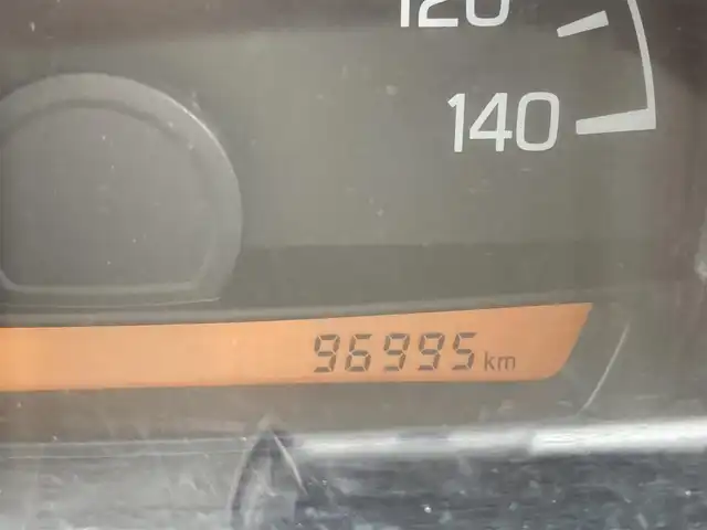 スズキ エブリイ PC リミテッド 埼玉県 2018(平30)年 9.7万km スペリアホワイト (株)IDOMが運営する【じしゃロン鳩ヶ谷店】の自社ローン専用車両になりますこちらは現金またはオートローンご利用時の価格です。自社ローンご希望の方は別途その旨お申付け下さい/登録時96995km/MT車/オーバーヘッドシェルフ/ハイルーフ/パワーステアリング/フロントパワーウィンドウ/CD/AUX/AM/FM/リモコンキー/スペア1本/純正フロアマット/ABS/盗難防止装置/ダブルエアバッグ/両側手動スライドドア/電動格納機能付きサイドミラー