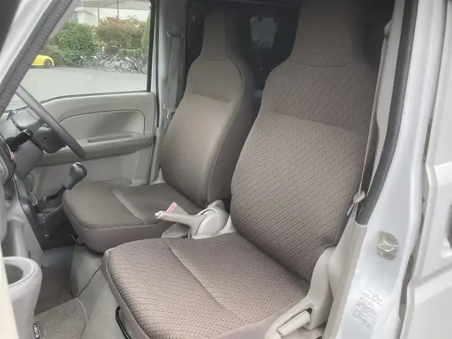 スズキ エブリイ PC リミテッド 埼玉県 2018(平30)年 9.7万km スペリアホワイト (株)IDOMが運営する【じしゃロン鳩ヶ谷店】の自社ローン専用車両になりますこちらは現金またはオートローンご利用時の価格です。自社ローンご希望の方は別途その旨お申付け下さい/登録時96995km/MT車/オーバーヘッドシェルフ/ハイルーフ/パワーステアリング/フロントパワーウィンドウ/CD/AUX/AM/FM/リモコンキー/スペア1本/純正フロアマット/ABS/盗難防止装置/ダブルエアバッグ/両側手動スライドドア/電動格納機能付きサイドミラー