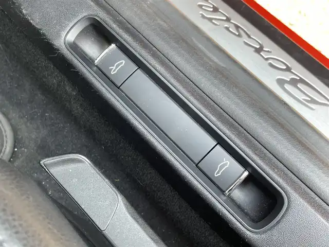 ポルシェ ７１８ボクスター 愛知県 2017(平29)年 6.2万km オレンジ スポーツクロノパッケージ/純正ナビ/BT/USB/AUX/バックカメラ/ETC/純正19インチAW/ハーフレザーシート/前席シートヒーター/オートライト/純正フロアマット/取説、保証書/スペアキー