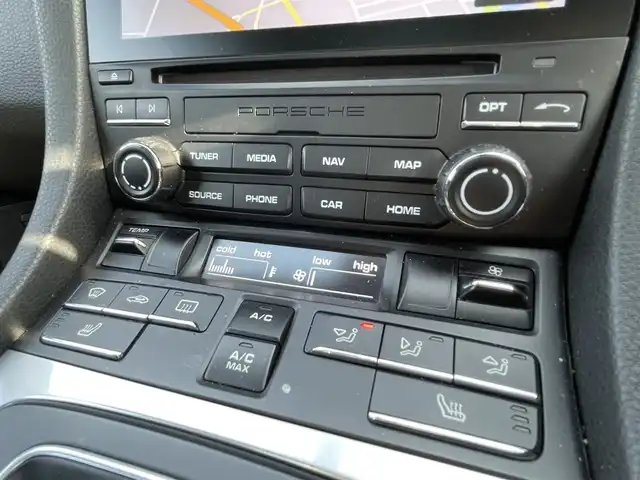 ポルシェ ７１８ボクスター 愛知県 2017(平29)年 6.2万km オレンジ スポーツクロノパッケージ/純正ナビ/BT/USB/AUX/バックカメラ/ETC/純正19インチAW/ハーフレザーシート/前席シートヒーター/オートライト/純正フロアマット/取説、保証書/スペアキー